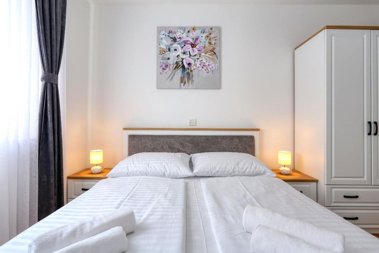 Apartments Luna With Free Parking ザダル エクステリア 写真