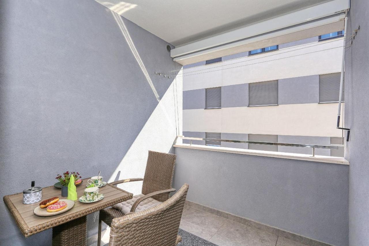 Apartments Luna With Free Parking ザダル エクステリア 写真