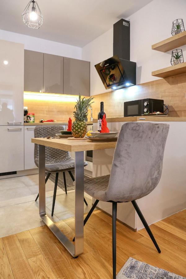 Apartments Luna With Free Parking ザダル エクステリア 写真
