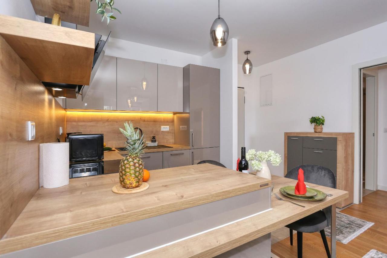 Apartments Luna With Free Parking ザダル エクステリア 写真