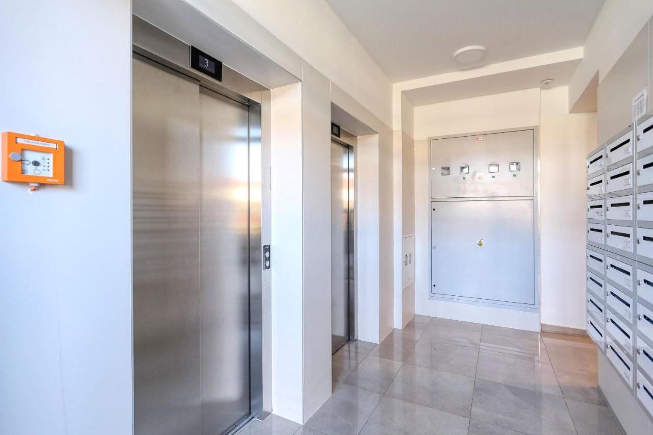 Apartments Luna With Free Parking ザダル エクステリア 写真